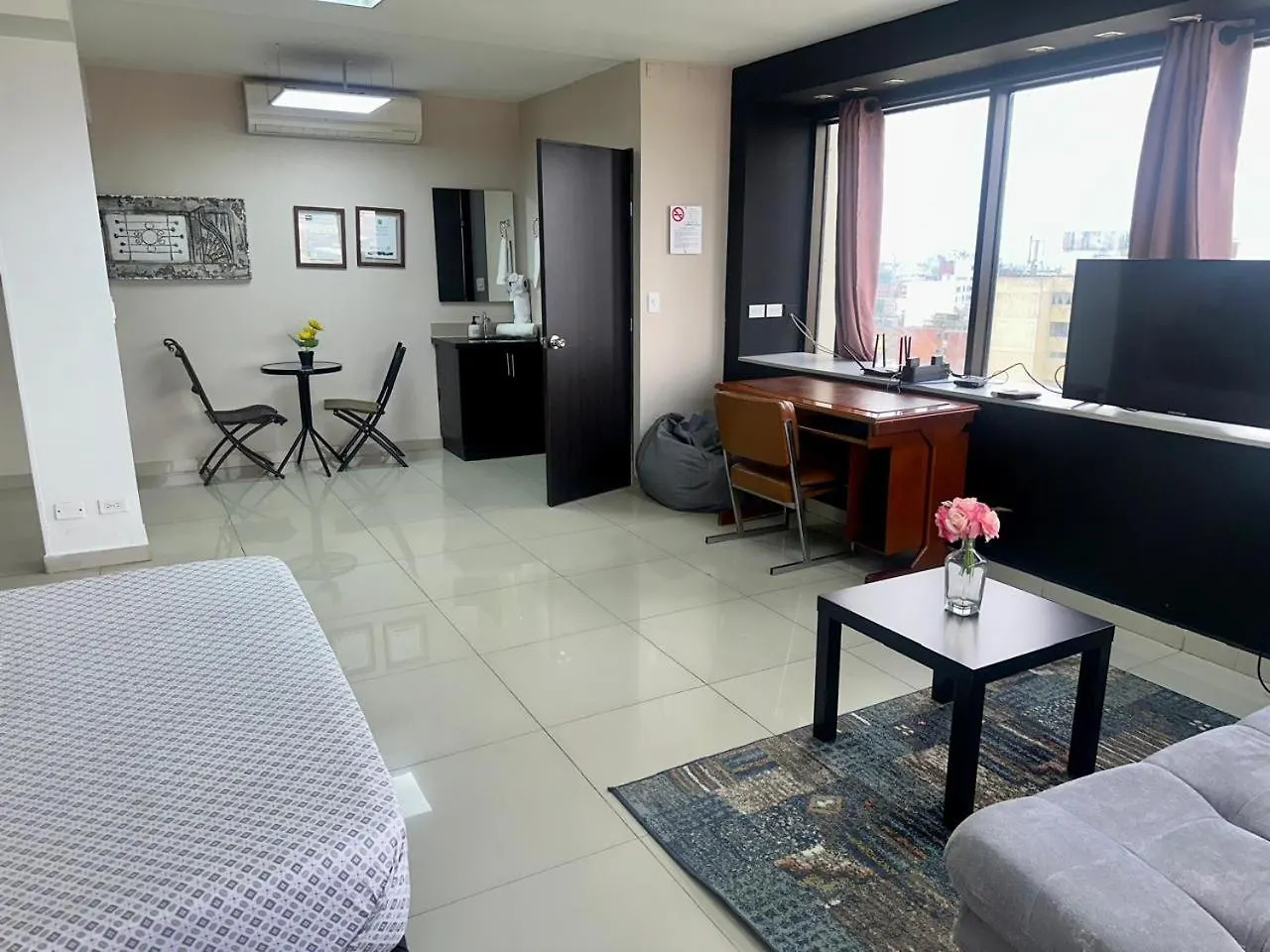 Apartaestudios - Torre De Cali 0*,  Colombia